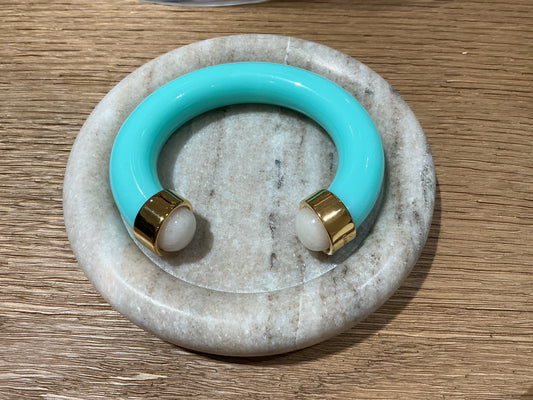 Turquoise shell white quartz