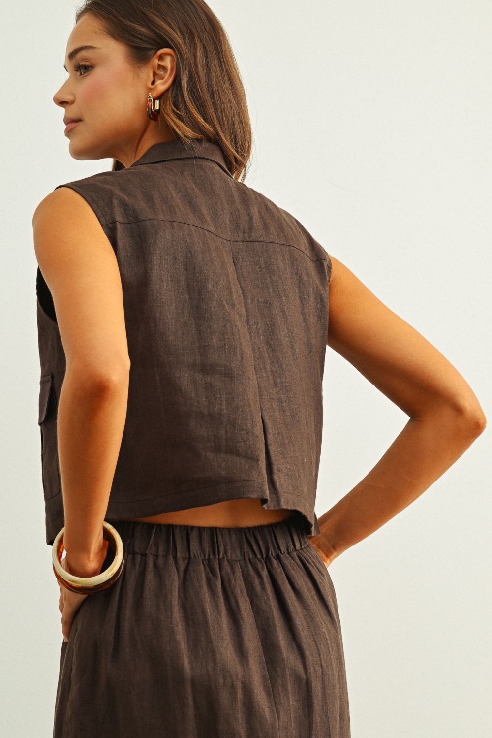 Sleeveless Linen Cargo Vest Brown